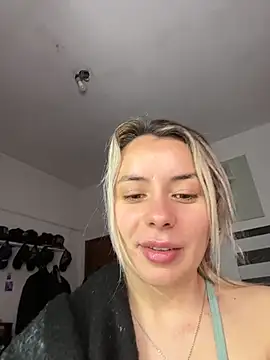 ShalmaJones' Live XXX Chat