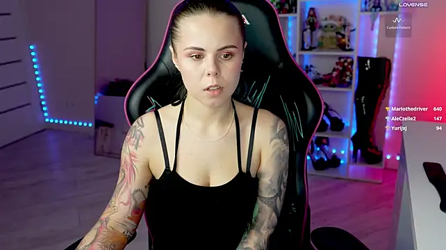 Chatroom XXX en direct de QueenAliceX