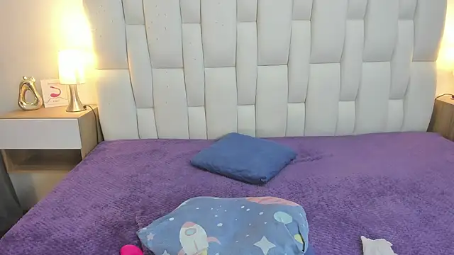 XXX chat uživo modela mask_red_girl