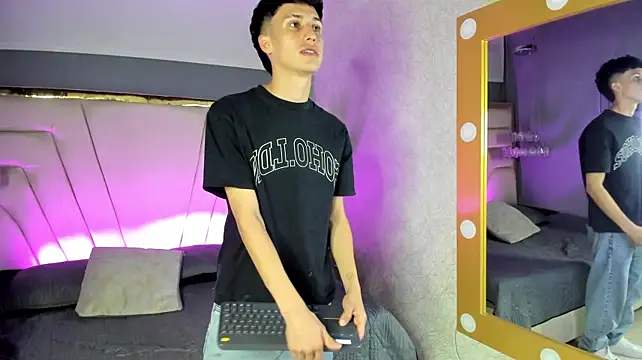 Thom_amees Chat XXX live