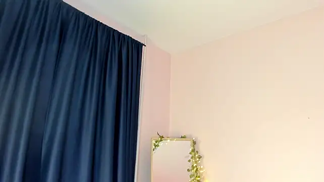 Valerie_Foxy's Live XXX Chat
