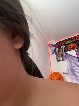 Luciaparker03のライブXXXチャット