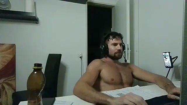 alpha-hunk live XXX chat
