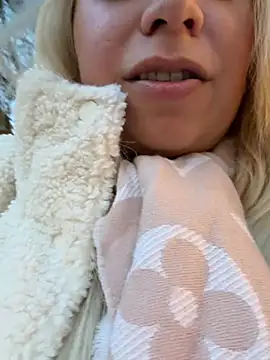 XXX chat uživo modela Monageil