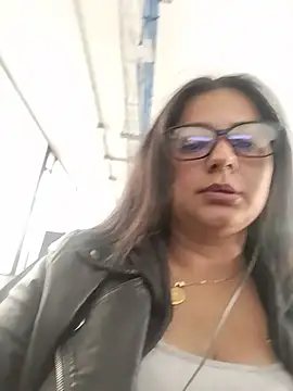 brianna02 Adlı Modelin Canlı XXX Sohbeti