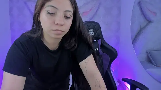 Chatroom XXX en direct de Sarita_jane