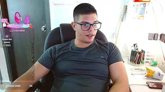 Realjoel01 Adlı Modelin Canlı XXX Sohbeti