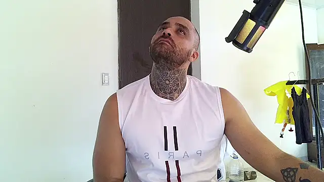 aronmiller404 élő XXX-chatje