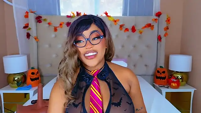 TiannahGlow Chat XXX live