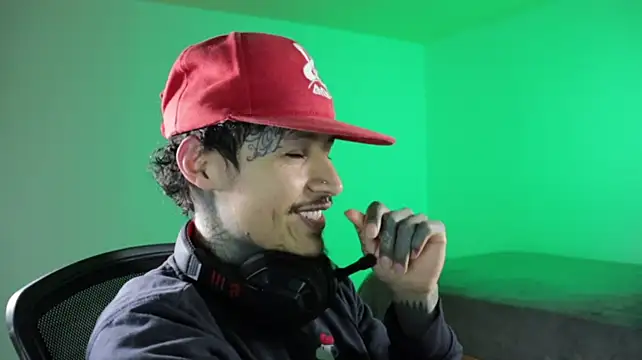 trieone Live XXX Chat