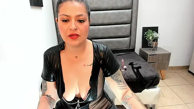 Mara_hunt's Live XXX Chat