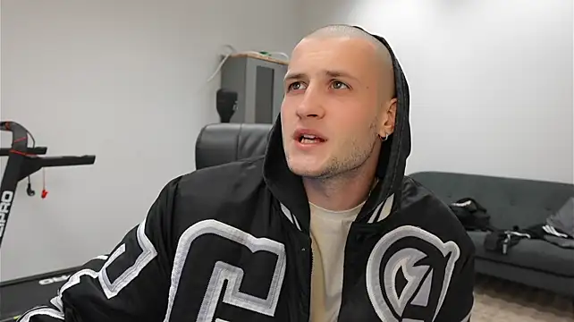 Igor_Wilde élő XXX-chatje
