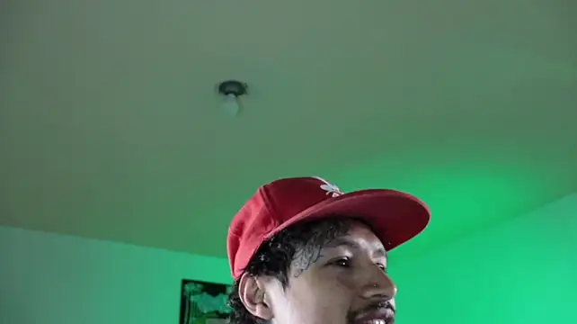 trieone's Live XXX Chat