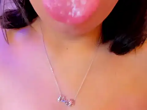 roxanne_han2's Live XXX Chat
