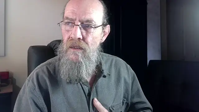 Uncle_Hottie élő XXX-chatje
