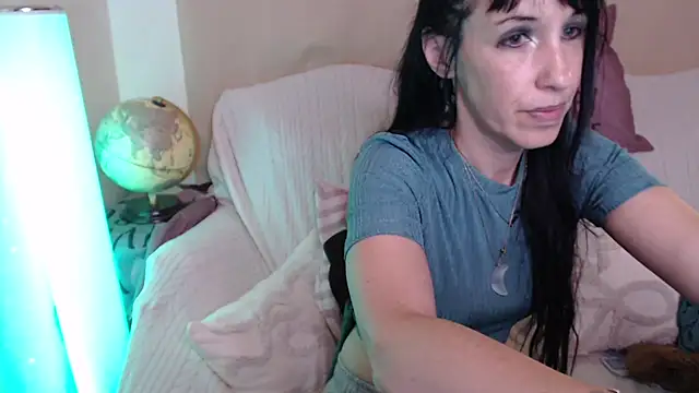 -Lou_'s Live XXX Chat