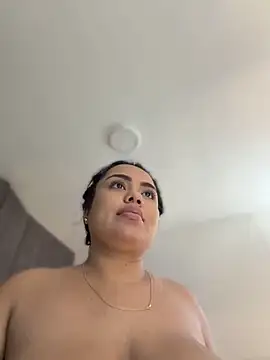valeria2019hot Adlı Modelin Canlı XXX Sohbeti
