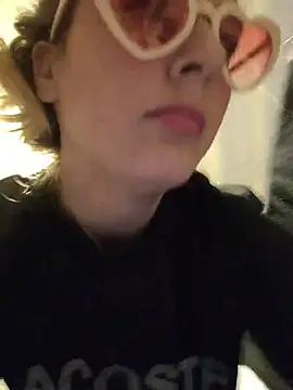 Frenchgirl's Live XXX Chat