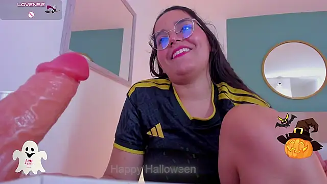 lucy_blue28 Adlı Modelin Canlı XXX Sohbeti