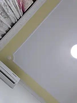SIRMASTERDOMINATORXXL Adlı Modelin Canlı XXX Sohbeti