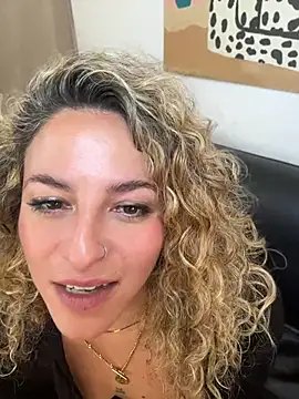LunitaDeseo_'s Live XXX Chat