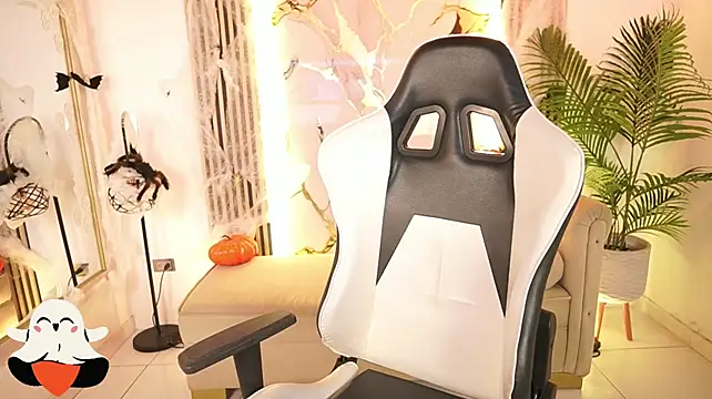 KataJenner Show in webcam