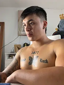 Chat +18 de Christopher_strongg ao vivo
