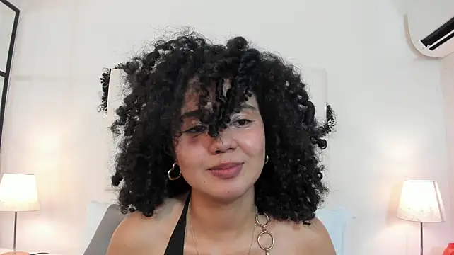 Kiraspell Adlı Modelin Canlı XXX Sohbeti
