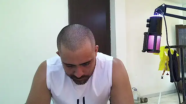 aronmiller404 Live XXX-Chat