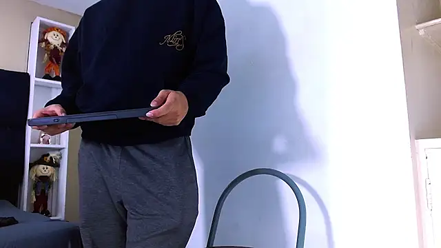 XXX chat uživo modela GoldenBoy_23