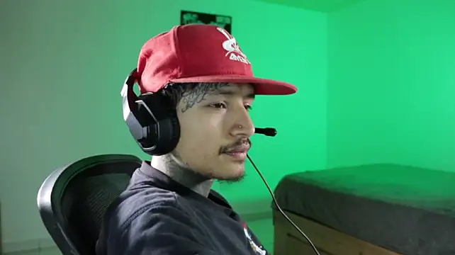 trieone Live XXX-chat