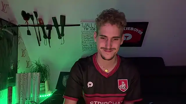 Cookieboy88 Live XXX Chat