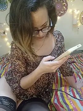 Chat +18 de moniqueprecis ao vivo