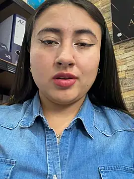 _Sarah-Office1 Live XXX Chat