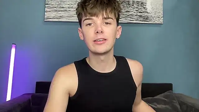 YourMilkyGuy's Live XXX Chat