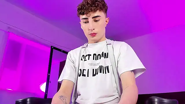 SebastianHiltonのライブXXXチャット