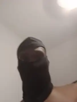 Prendmoilecul23cm webcam show
