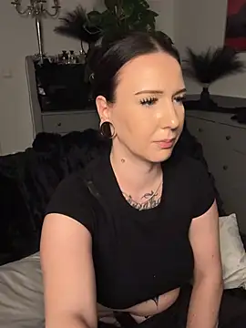 Trixie-Tainted Webcam-Show