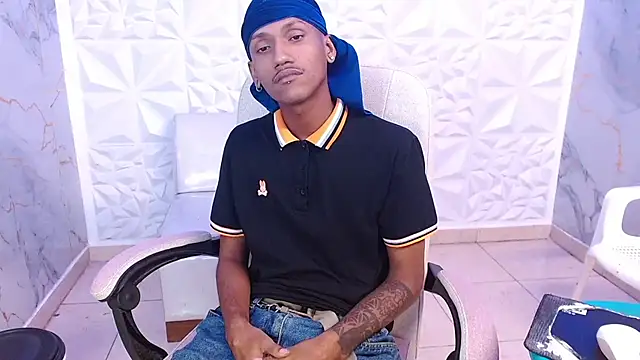 ManSant লাইভ XXX চ্যাট