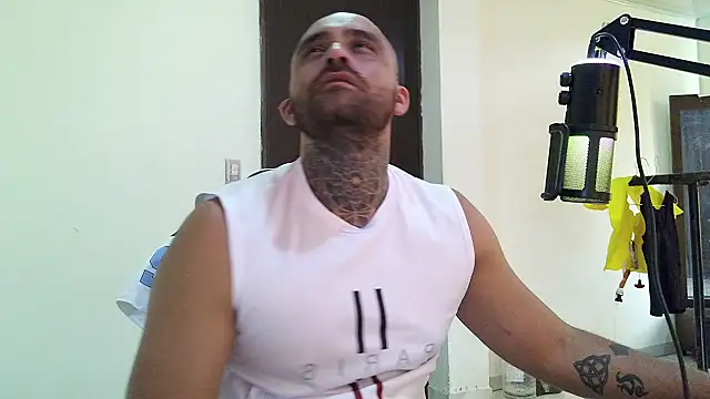 הופעת וובקאם של aronmiller404