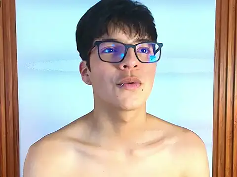 Milo_Wolff লাইভ XXX চ্যাট