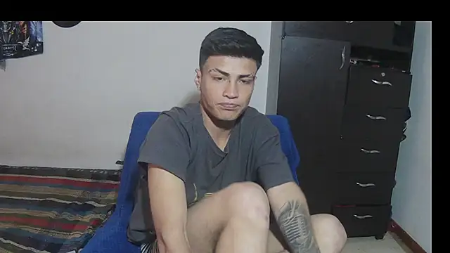 Chat +18 de Fenix_hardcock ao vivo
