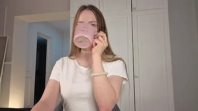 XXX chat uživo modela AveryFondell