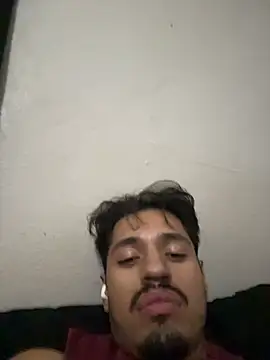 צ'אט XXX בשידור חי של mrredcorn