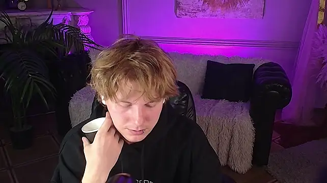 Онлайн чат XXX Benjamin_Brooke