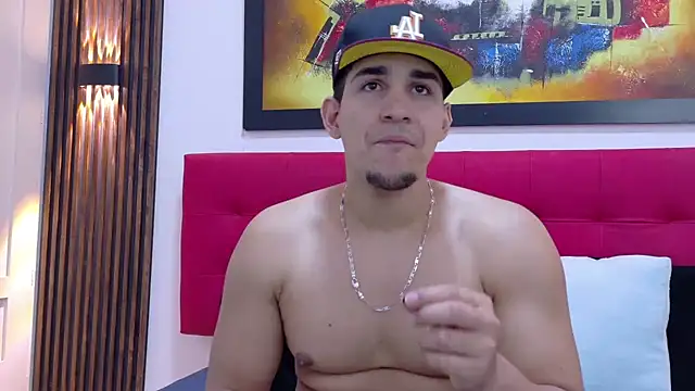 Massimo_11 Live XXX-Chat