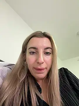 SweetMiiia Live XXX-Chat