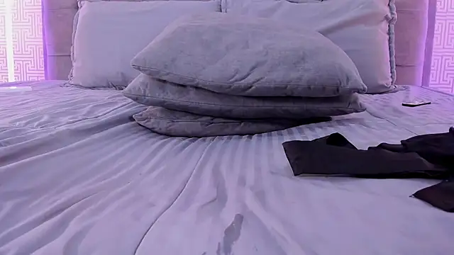 Chat +18 de NohaCooper ao vivo