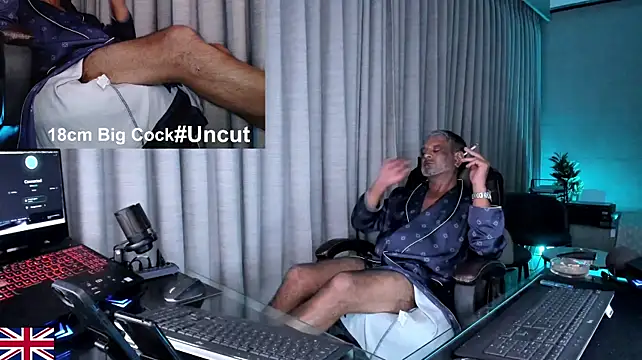 XXX chat uživo modela OnlineBossUK