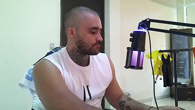 Онлайн чат XXX aronmiller404